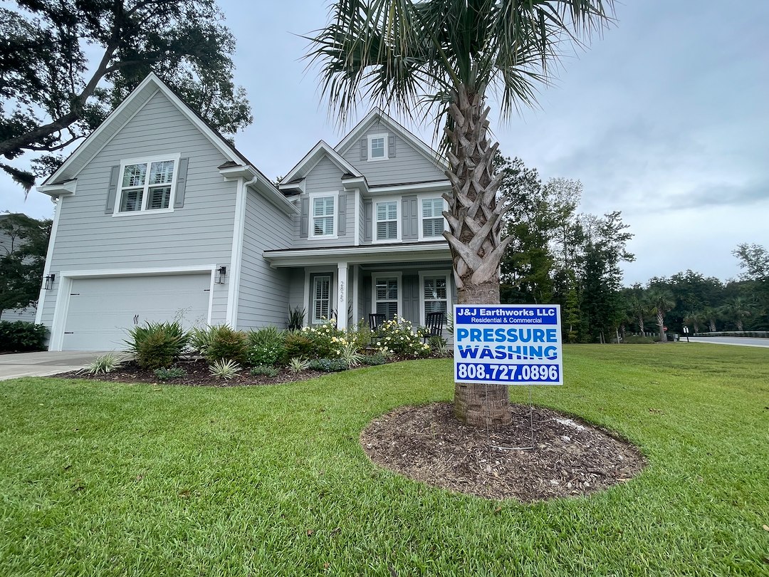 J&J Earthworks Delivers Exceptional House Wash in Moore's Landing, Mount Pleasant, SC